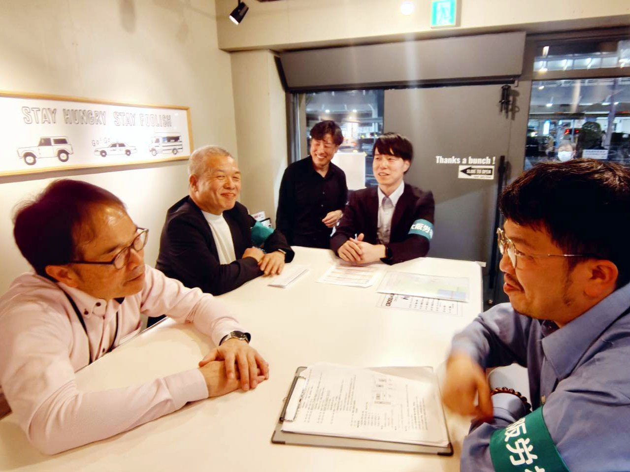 スタッフ(隅で待機)